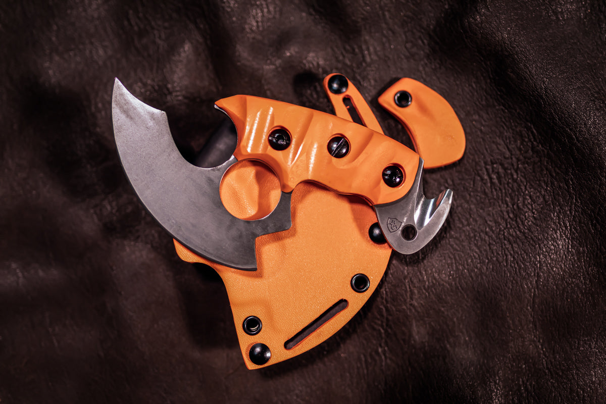 OUTFITTERS KNIVES