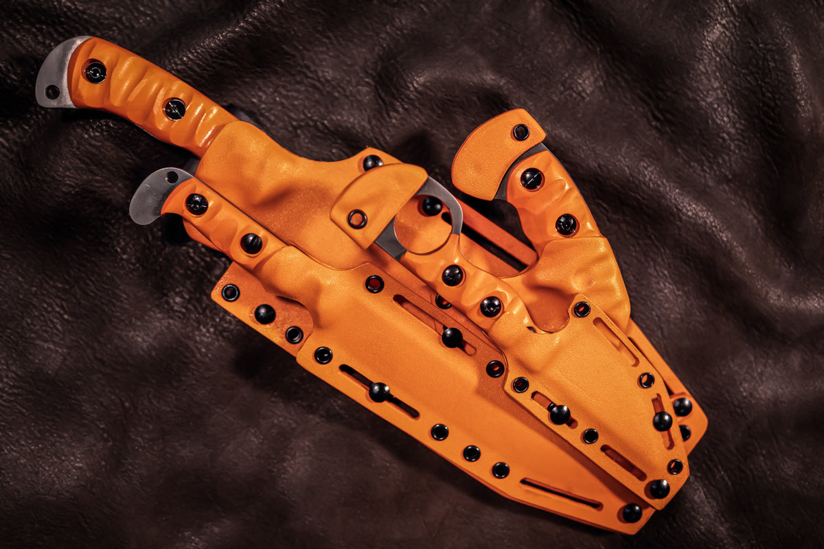 OUTFITTERS KNIVES