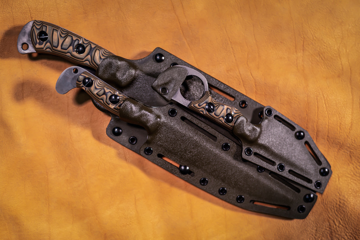 OUTFITTERS KNIVES