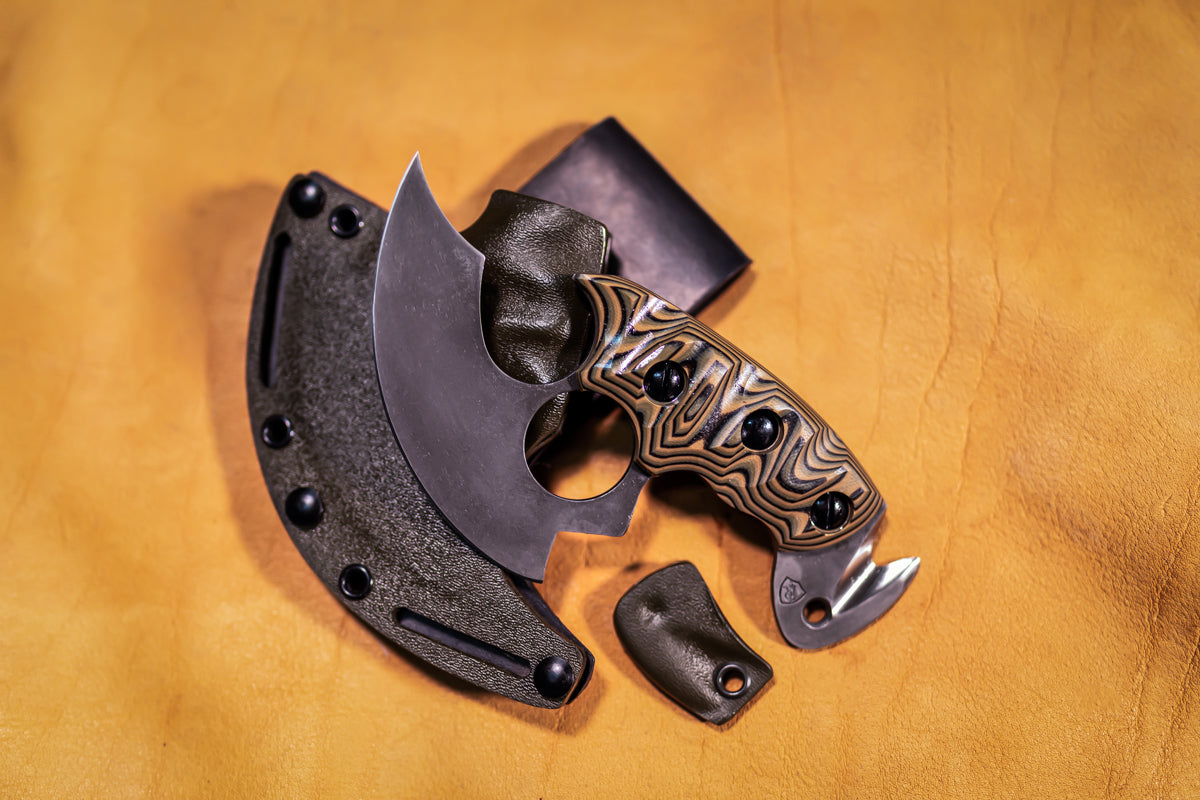 OUTFITTERS KNIVES
