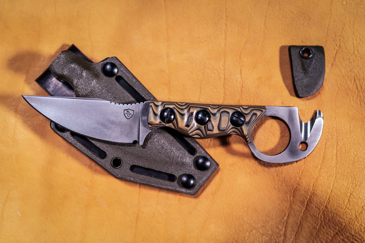 OUTFITTERS KNIVES